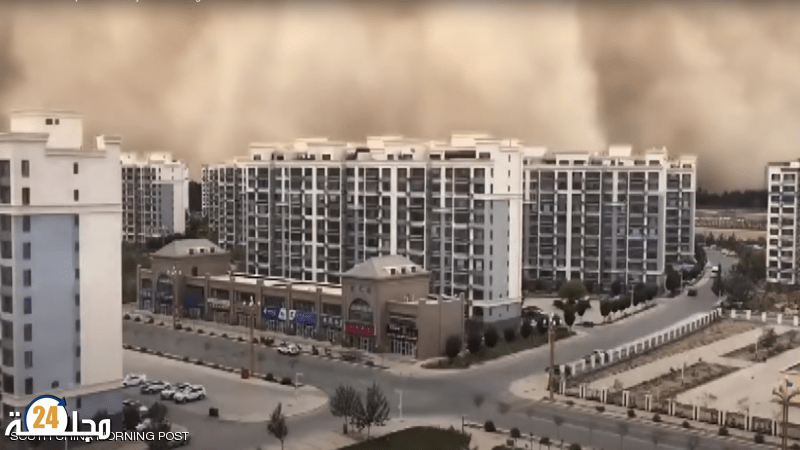 جدار رملي عملاق “يبتلع” مدينة صينية