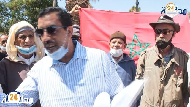 بالفيديو.. ساكنة دوار اولاد مومن ضواحي سطات في وقفة احتجاجية ضد قائد اولاد سعيد بسبب الأراضي السلالية
