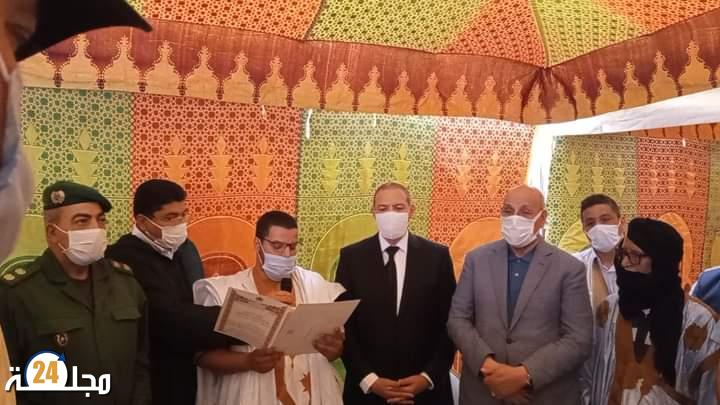 العيون…. والي جهة العيون الساقية الحمراء يحمل رسالة تعزية و مواساة لعائلة الفقيد سيد احمد رحال