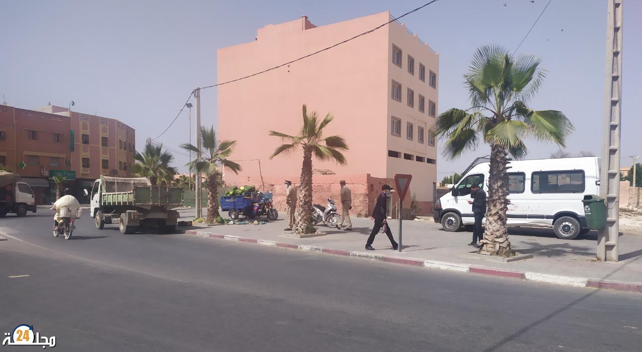 السلطات تشن حملة ضد الباعة البطيخ بيوكرى