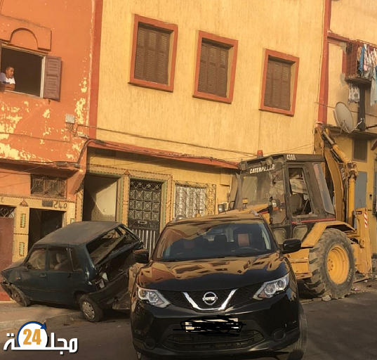 سطات..تعطل فرامل جرافة بشارع فلسطين يخلف خسائر مادية فادحة