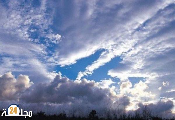 الطقس غدا السبت.. سماء غائمة وقطرات مطرية في بعض المناطق