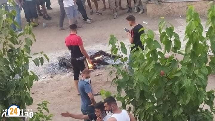 قتل شاب ببشاعة و حرق جثته بعد اتهامه بإشعال الحرائق في الجزائر