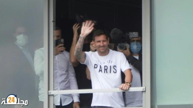 وصول ميسي الى باريس تمهيدا لتوقيع عقده مع باريس سان