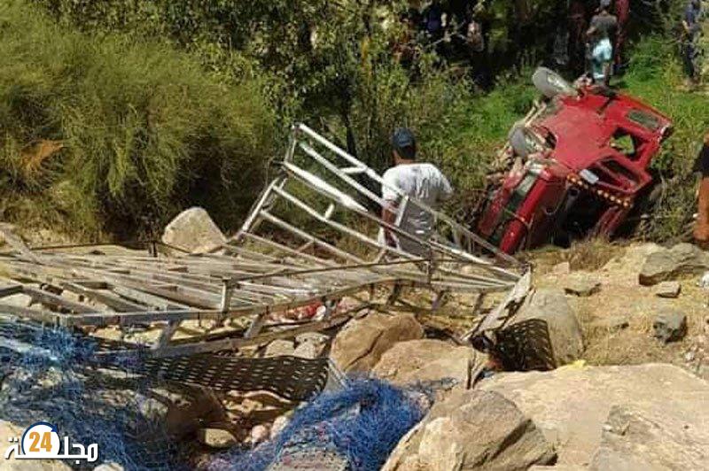 مصرع 5 أشخاص في حادث انقلاب سيارة بإحدى المناطق الجبلية