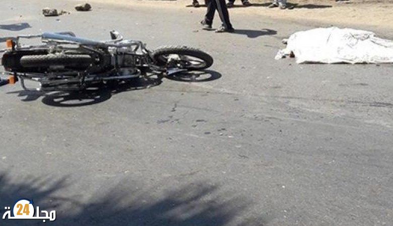 سيارة تصدم شخص و أخرى تنهي حياته