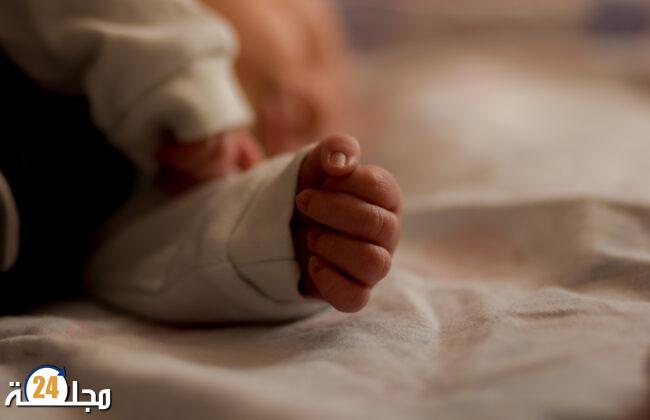 ولادة غريبة لطفل بعضوين تناسليين لذكر وأنثى