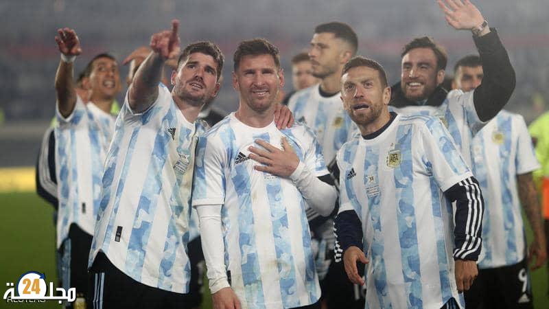 ميسي يسجل “هاتريك” ويتخطى “بيليه” ليصبح أفصل هداف أمريكي جنوبي