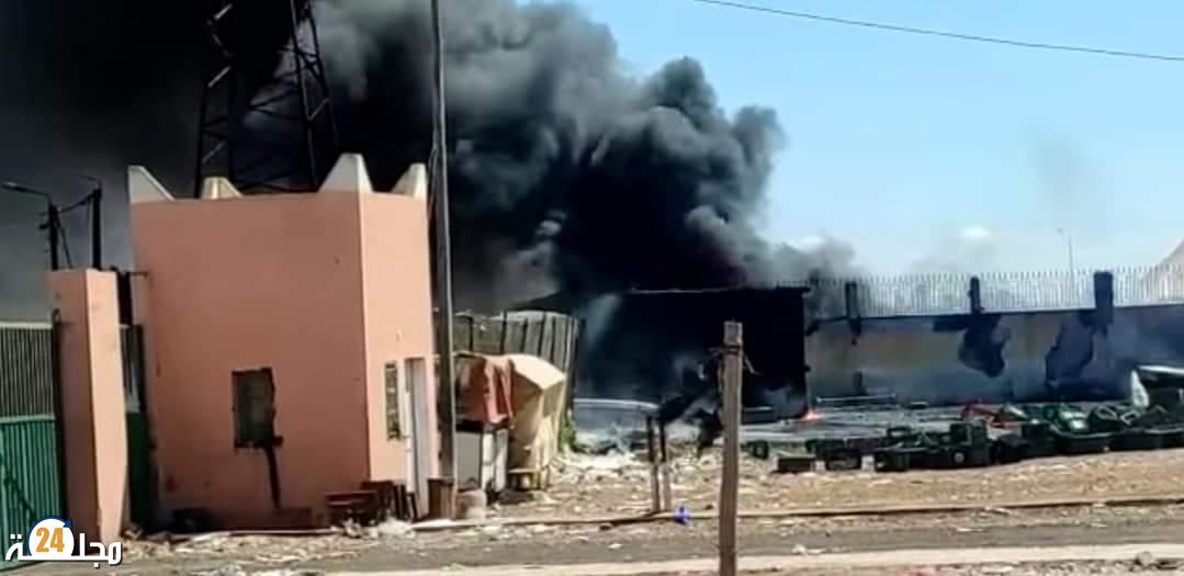 حريق مهول يأتي على عدد من محلات “سوق الطماطم” بأيت ملول