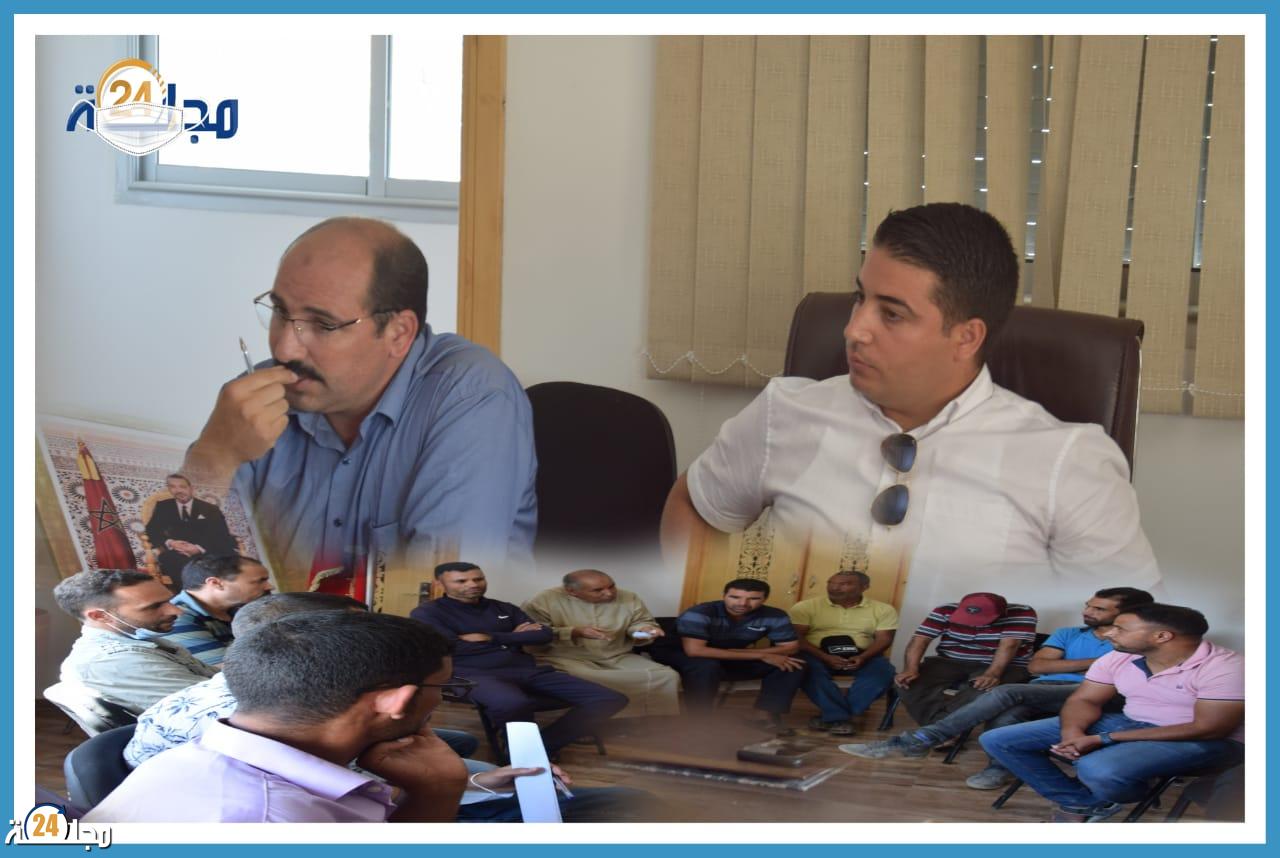 رئيس جماعة ونانة يعقد اجتماعا رفقة قائد قيادة المجاعرة لتدارس مشاكل ساكنة المنطقة