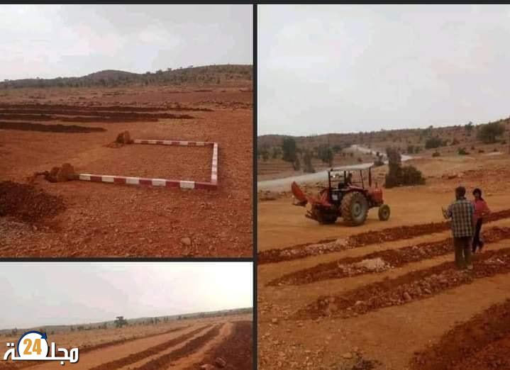 مرشح يحرث ملعبا انتقاما من الساكنة بعد خسارته في الانتخابات