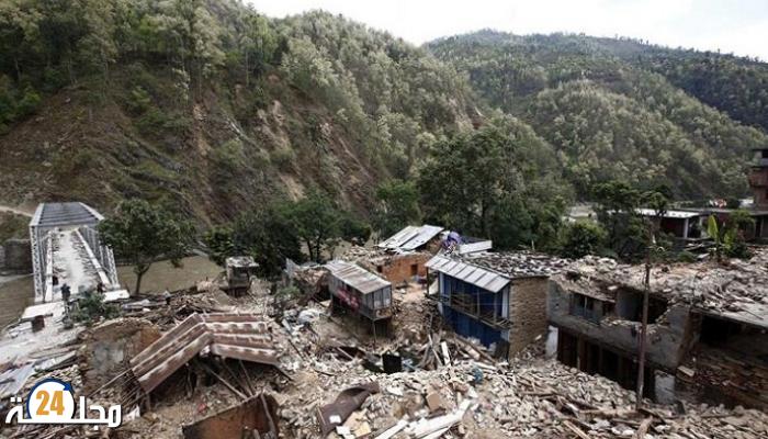 مصرع 10 أشخاص على الأقل جراء انهيارات أرضية