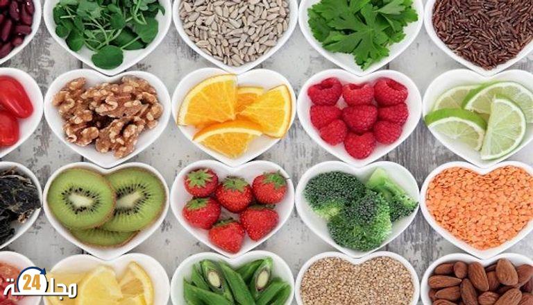 دراسات حديثة تؤكد ارتباط السعادة باتباع نظام غذائي صحي