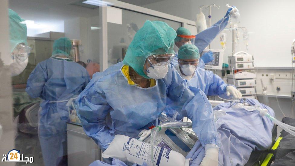 فيروس كورونا: حبوب عقار مضاد لكوفيد تقلل خطر دخول المستشفى إلى النصف