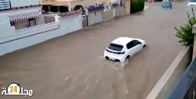 الفيضانات تغمر شوارع ومقاهي إسبانيا