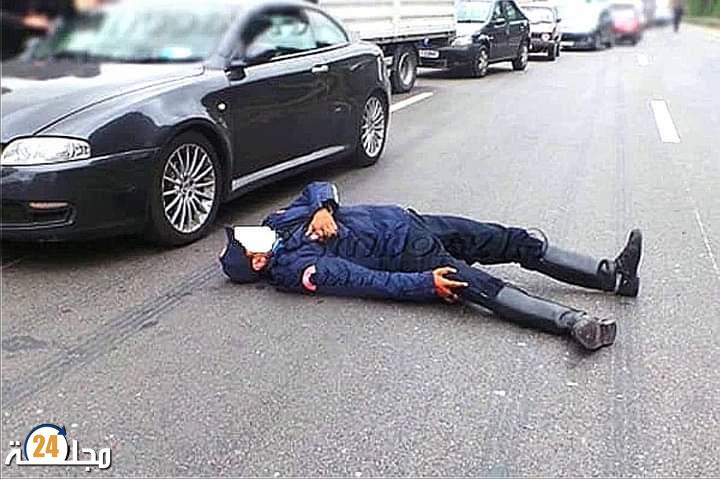 اعتداء بالسيوف على شرطي وسرقة سلاحه الوظيفي