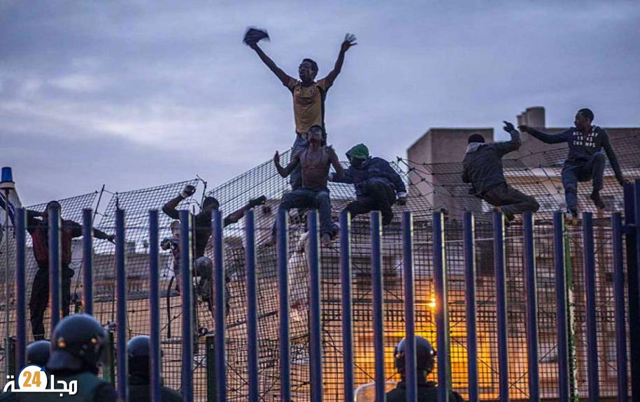 قوات الأمن المغربية… إحباط تسلل أكثر من 400 مهاجر أفريقي من دول الصحراء لسبتة المحتلة