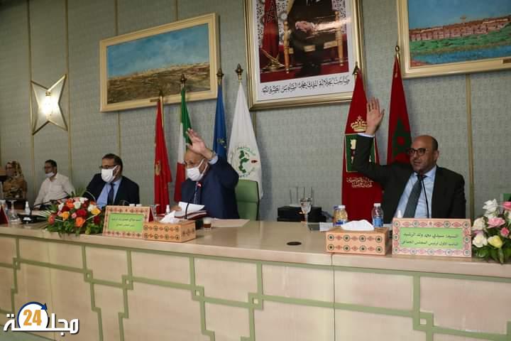 العيون…. انسحاب فرق المعارضة خلال الجلسة الاستثنائية لمجلس جماعة العيون