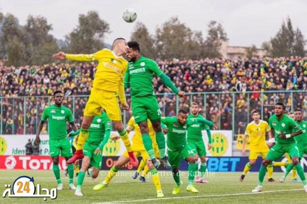 الكاف تعاقب مدرب الرجاء بسبب تصريحاته في مباراة شبيبة القبايل