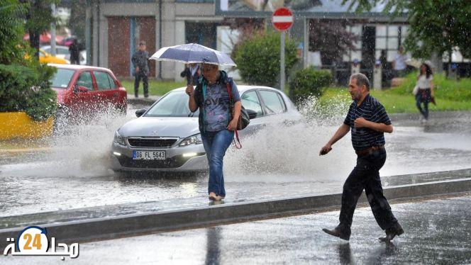 طقس الجمعة: توقع جو بارد مع أمطار رعدية بهذه المناطق