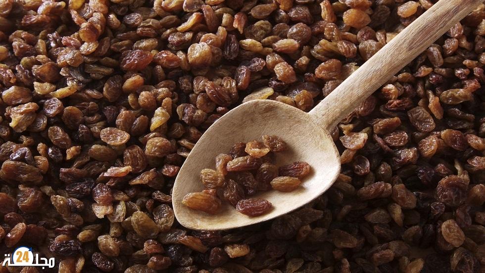 هذا ما يحدث في الجسم عند تناول حفنة من الزبيب يوميا
