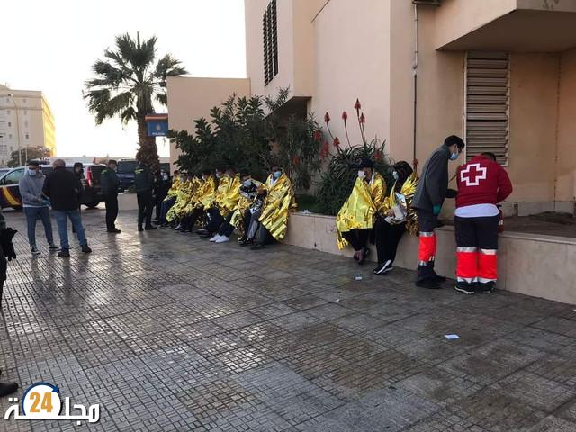بينهم سيدة.. 16 مغربيا يصلون إلى مليلية على متن قارب للهجرة السرية