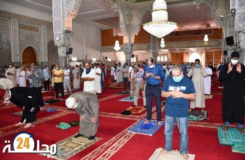 الأوقاف تنفي إغلاق قاعات الصلاة