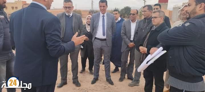 عبد الحق ارخاوي يقوم بزيارة تفقدية لمشروع قرية الفخار بتيزنيت