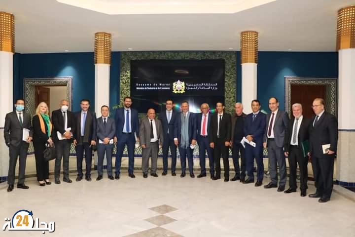 لقاء بين السيد وزير الصناعة والتجارة ورؤساء الغرف الجهوية للتجارة والصناعة والخدمات