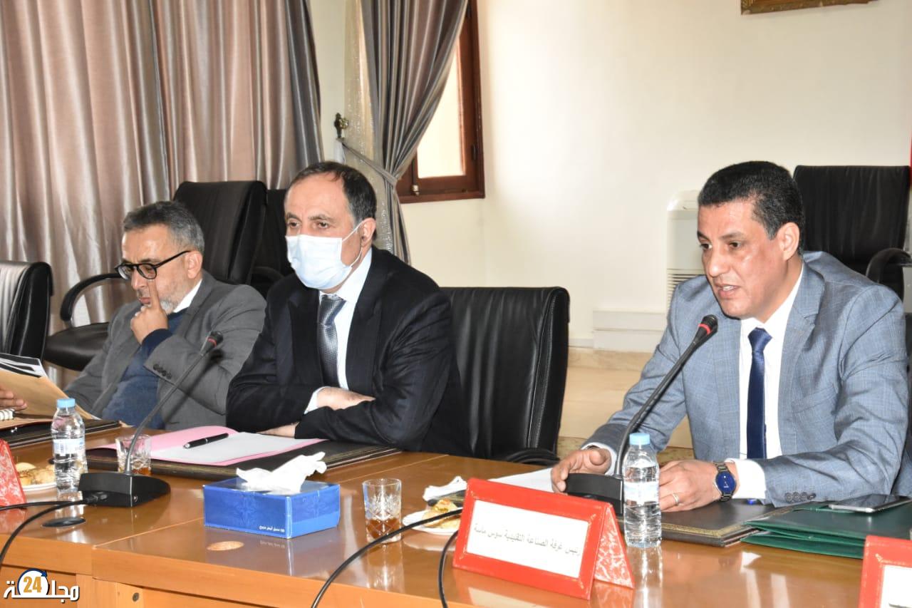 عامل عمالة اقليم تيزنيت يستقبل رئيس غرفة الصناعة التقليدية لجهة سوس ماسة .