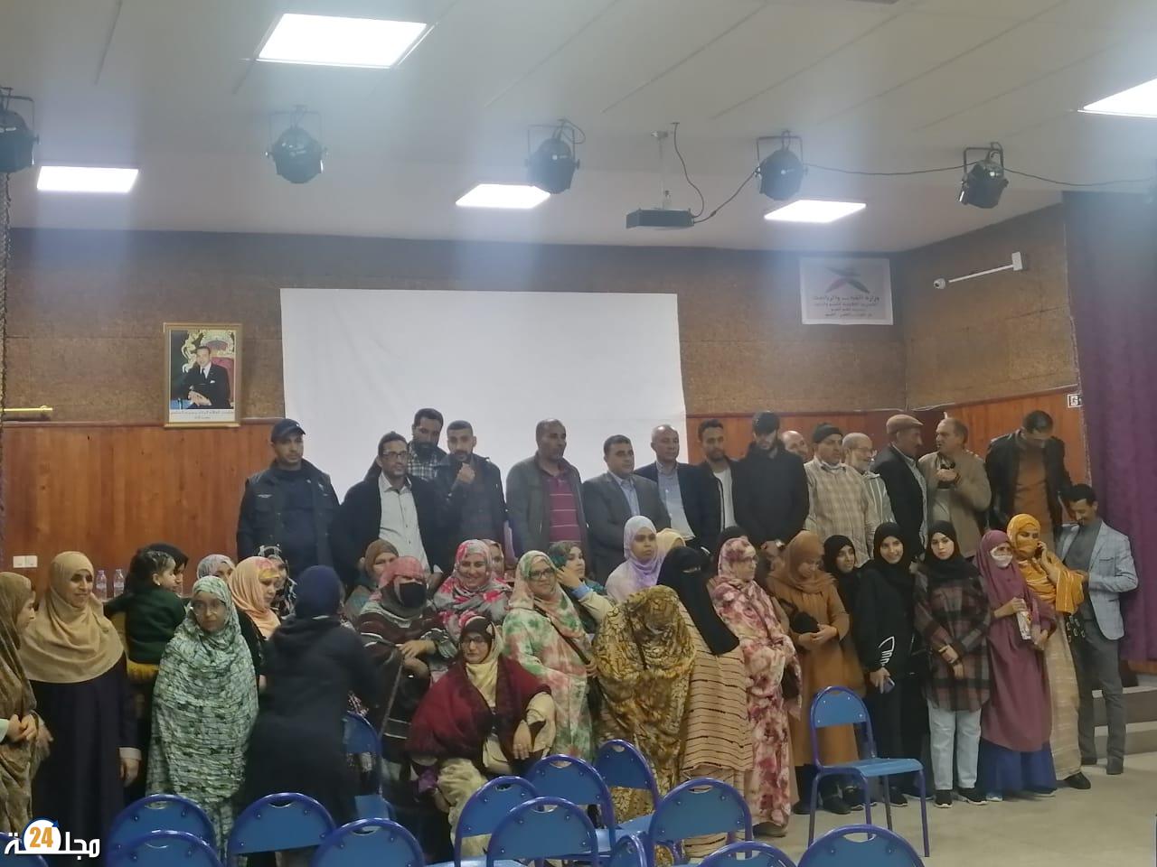 الصناع التقليديون يلتئمون في دورة تكوينية لتطوير وتأهيل حرفهم بمدينة كلميم.