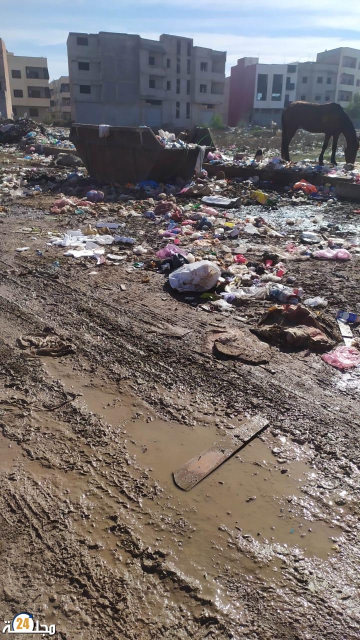 تجزئة زركان بسطات تتحول الى مطرح النفايات والجهات المعنية في سباتها العميق