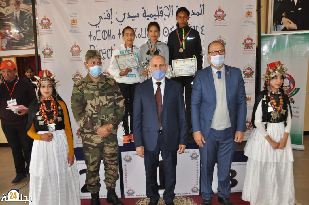عامل إقليم سيدي إفني يترأس البطولة الجهوية المدرسية للعدو الريفي.