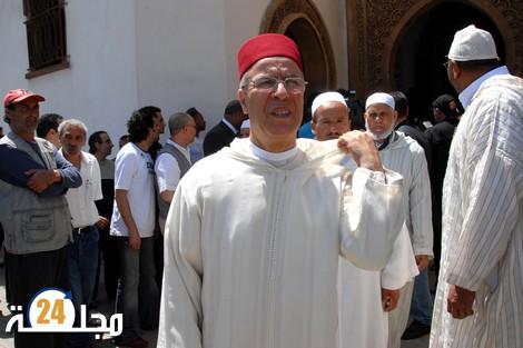 الفيسبوك يُنزل خطيب جمعة من فوق المنبر