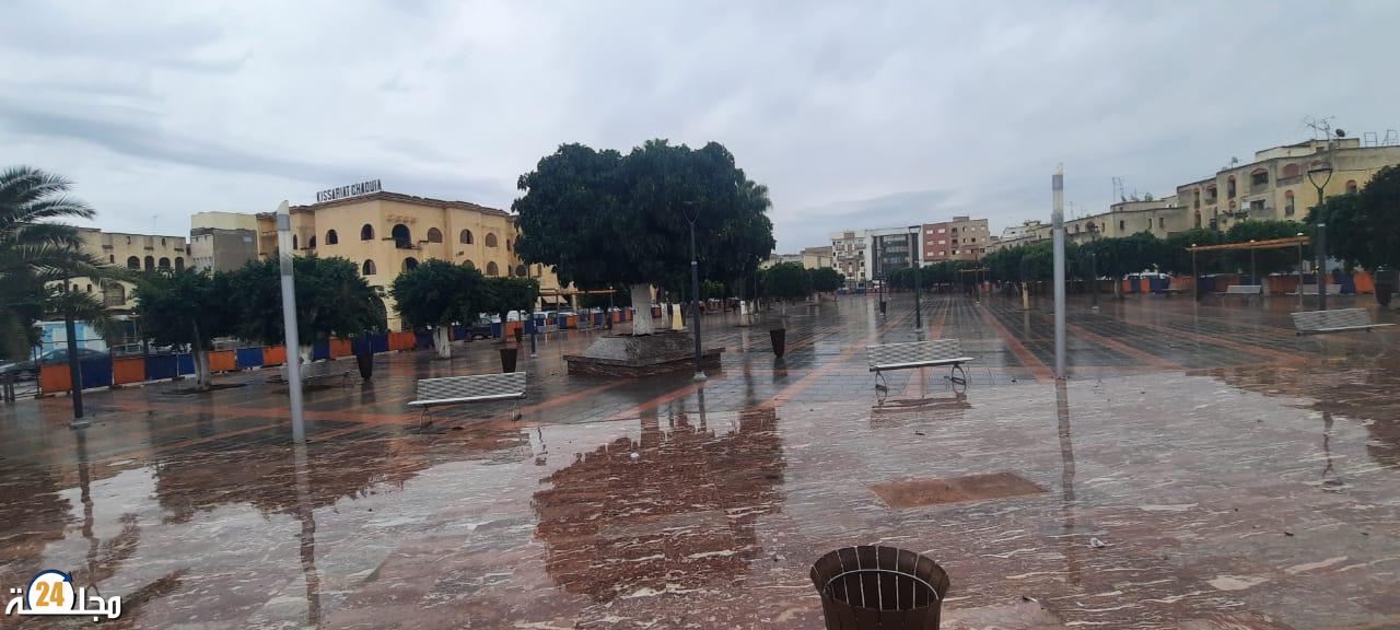 ساكنة سطات تسائل المجلس الإقليمي عن أسباب توقف أشغال الساحة المحاذية لقيسارية الشاوية