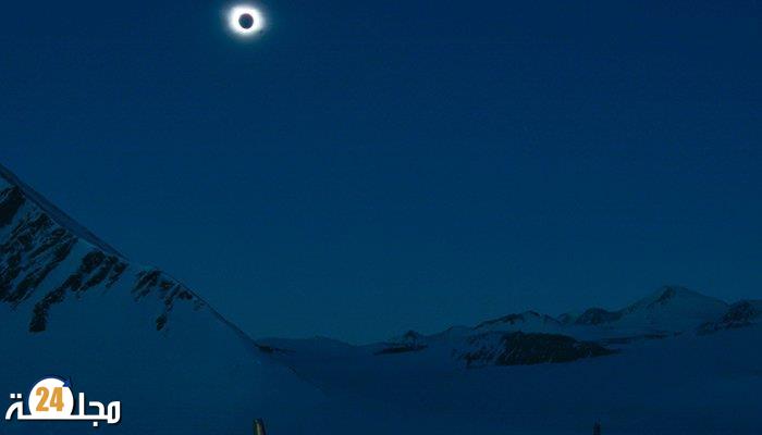 كسوف كلي للشمس يغطي منطقة أنتركتيكا