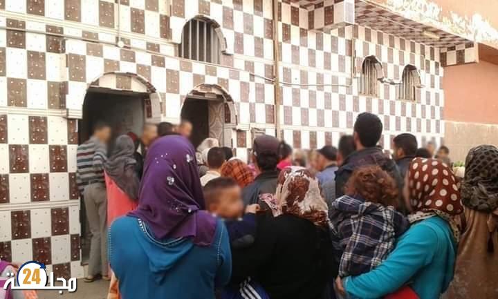 جزار يقتحم حماما شعبيا للنساء وهو يشهر سِكّينه بعدما استنجدت به زوجته