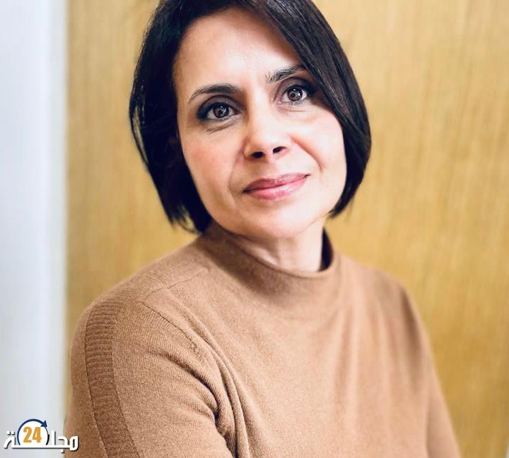 رواق ” living 4 art ” يستقبل لوحات الفنانة التشكيلية خديجة الحطاب