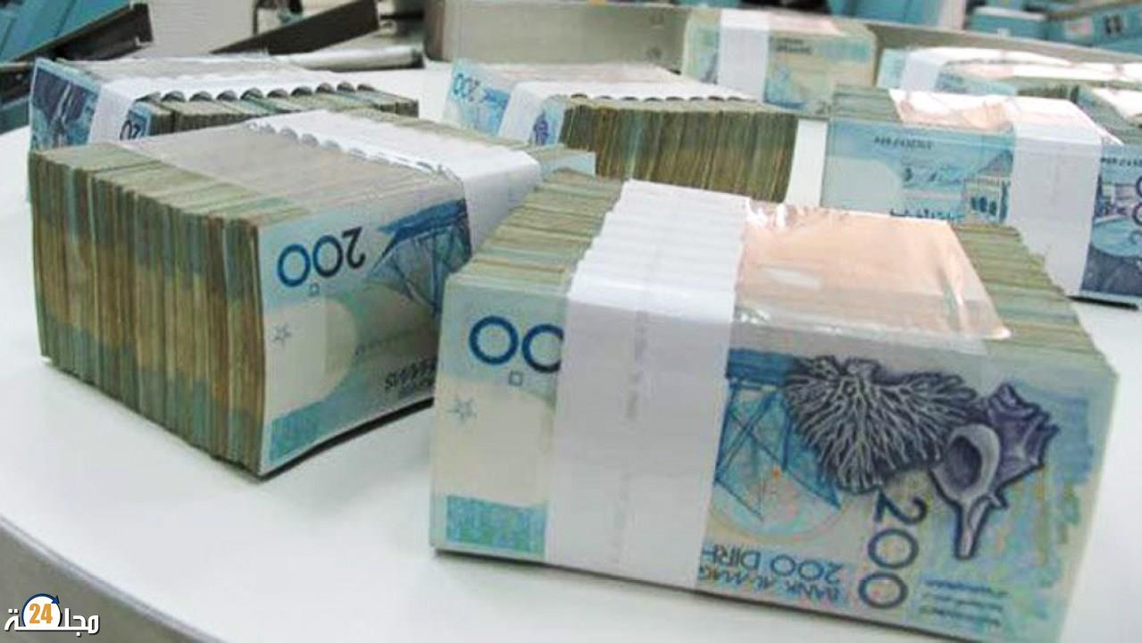 مكناس: ضبط خمسيني متلبسا بترويج أوراق نقدية مزيفة
