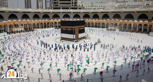 السعودية تعلن تحديث ضوابط القادمين إليها لأداء العمرة أو الزيارة