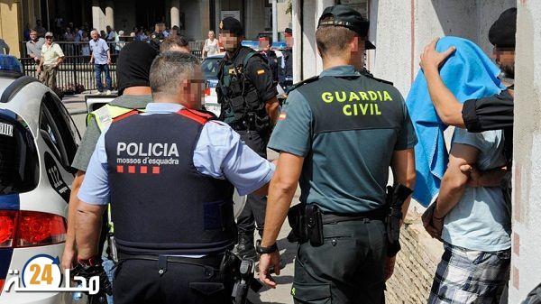 السلطات الإسبانية تُفكّك شبكة جزائرية للاتجار في البشر