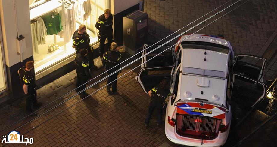 اعتقال شخص احتجز رهينة في متجر آبل بأمستردام