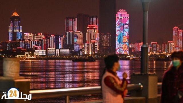 الصين تعود لإغلاق مُدن ومدارس بسبب الانتشار القوي لفيروس كورونا