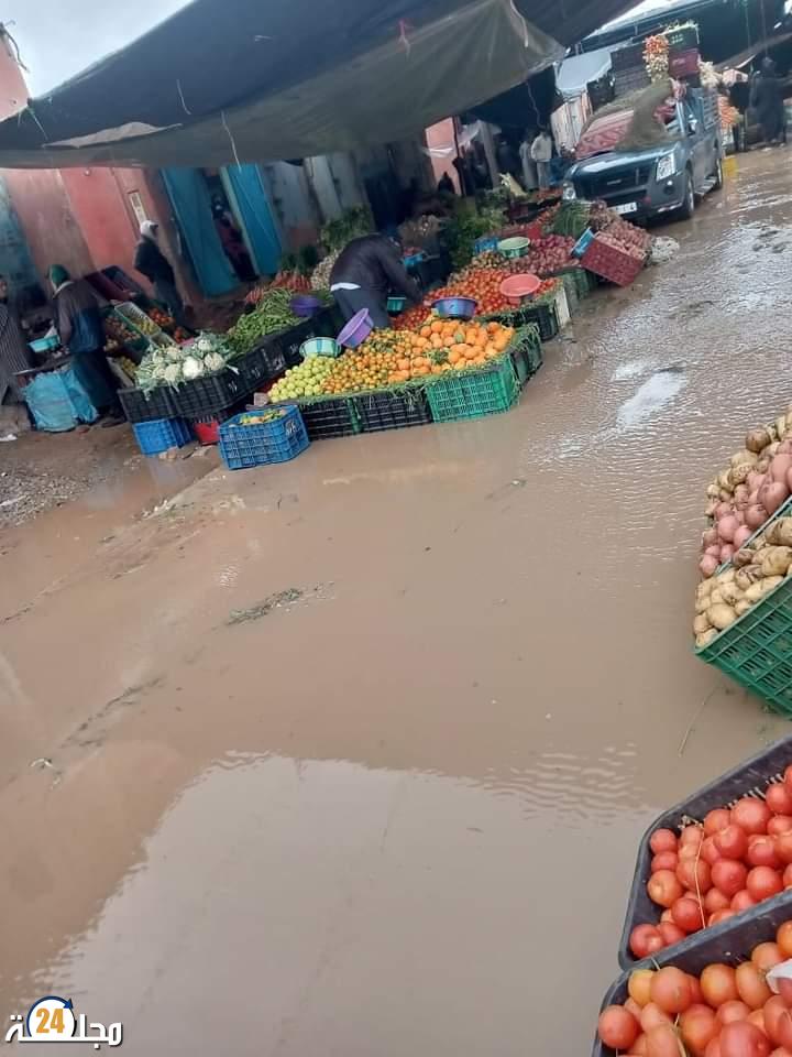 الامطار تكشف عورة البنية التحتية بمدينة الاخصاص.