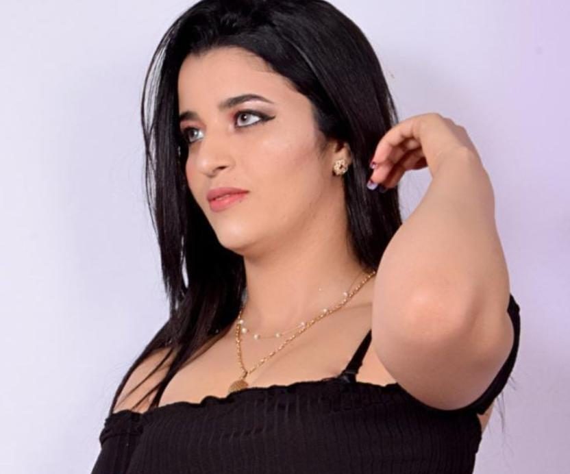 الفنانة المغربية شيماء الرجاء في الله تنال اعجاب الجمهور