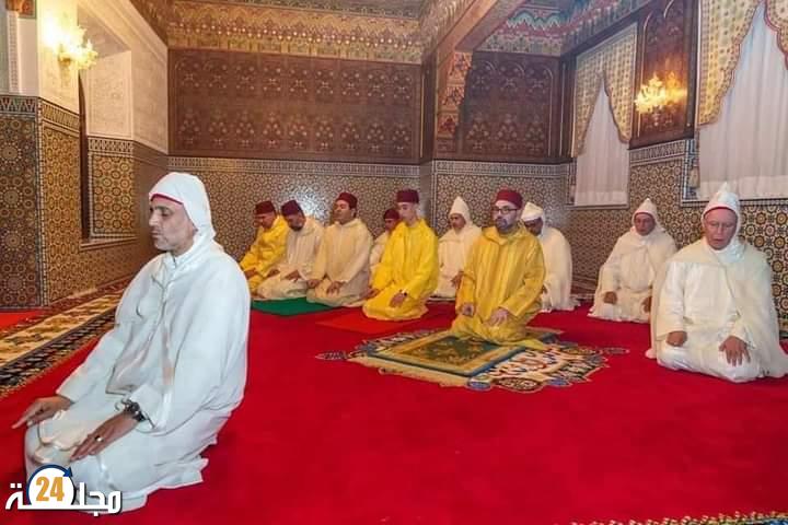 أمير المؤمنين صاحب الجلالة الملك محمد السادس يحيي ليلة القدر المباركة