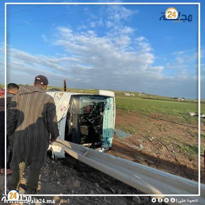 إصابة 35 شخصا في حادث انقلاب حافلة لنقل المسافرين بإقليم سطات