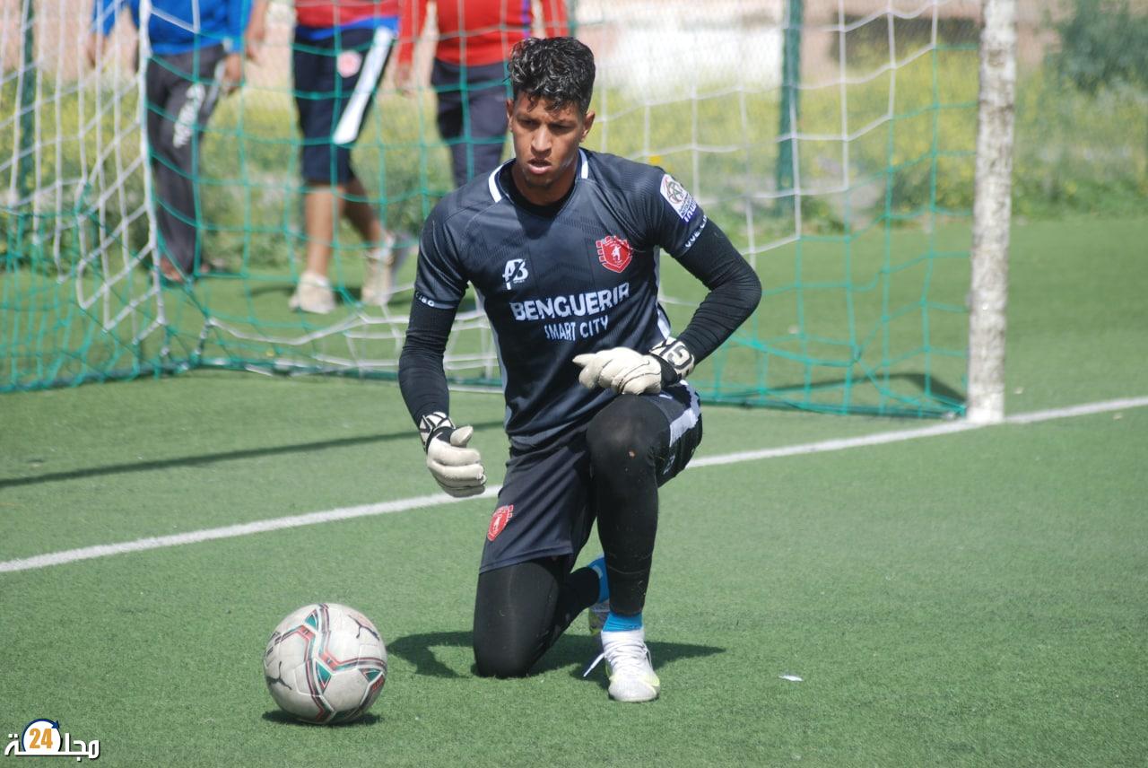 اسماعيل الزاهي حارس شباب بن جرير المتألق بإمكانيات عالمية