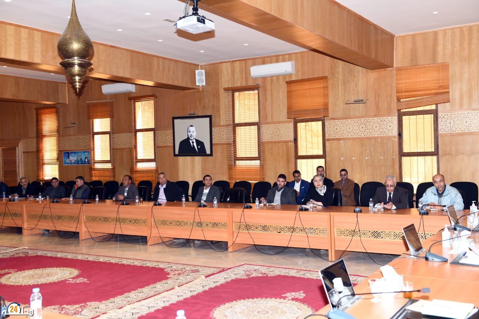 اجتماع تقييم وضعية تموين الأ سواق بالمواد الغذائية بمناسبة شهر رمضان الأبرك لسنة 1443 هجرية ابن جرير في فاتح أبريل 2022 ،