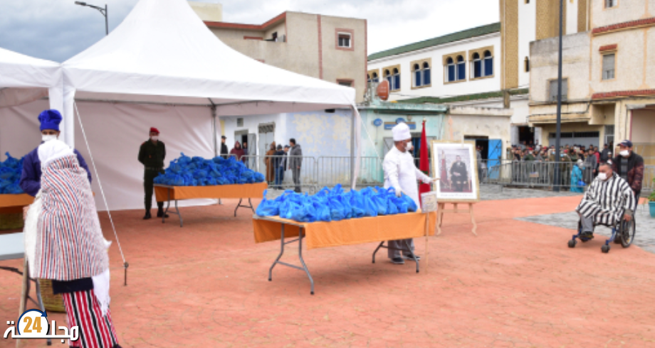 الحرس الملكي يقوم بتوزيع وجبة الإفطار لفائدة عائلات معوزة بمناسبة شهر رمضان الكريم 1443 هـ